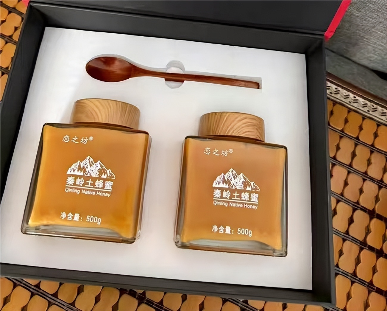 恋之坊土蜂蜜选购攻略_蜂蜜的保存时间是多长_天然蜜液鉴赏指南