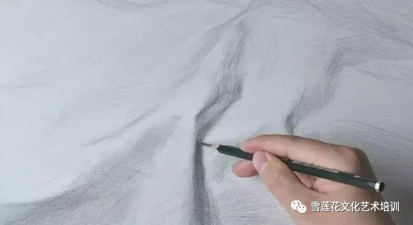 衬布黑白灰关系_素描衬布画法_素描衬布画法步骤图