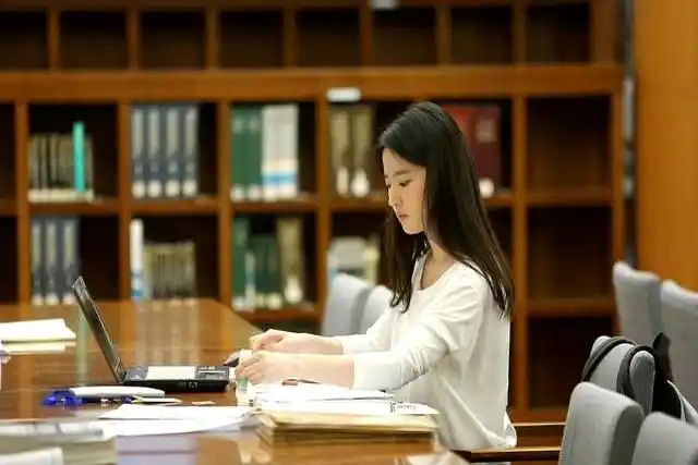 刘亦菲不化妆啥样_刘亦菲真实状态_刘亦菲素颜照