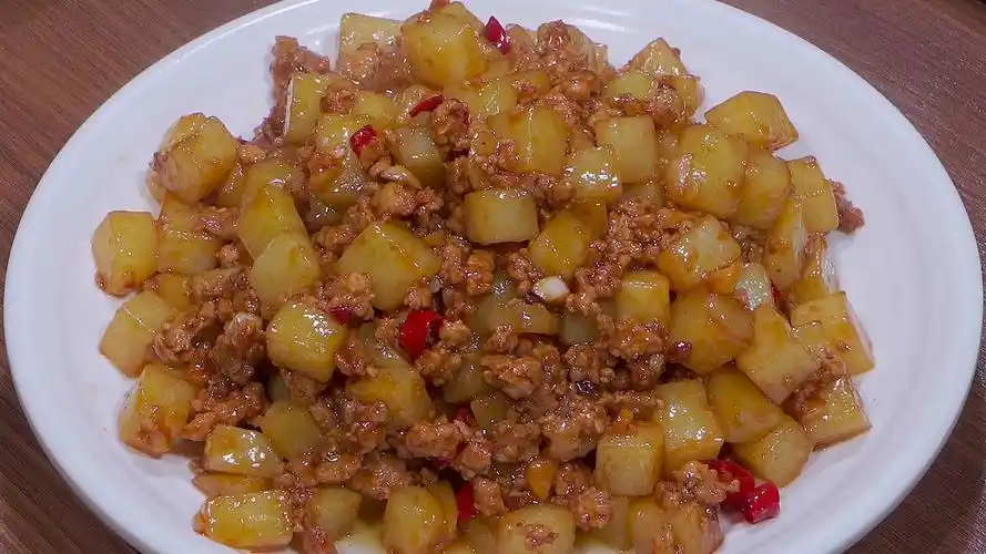 宝宝吃饭点大拇指_小孩吃饭搞笑图片_宝宝学用筷子吃饭