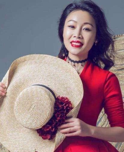 星光大道 李玉刚 音乐人生_李玉刚谁捧红的_星光大道 草根歌手 成名之路