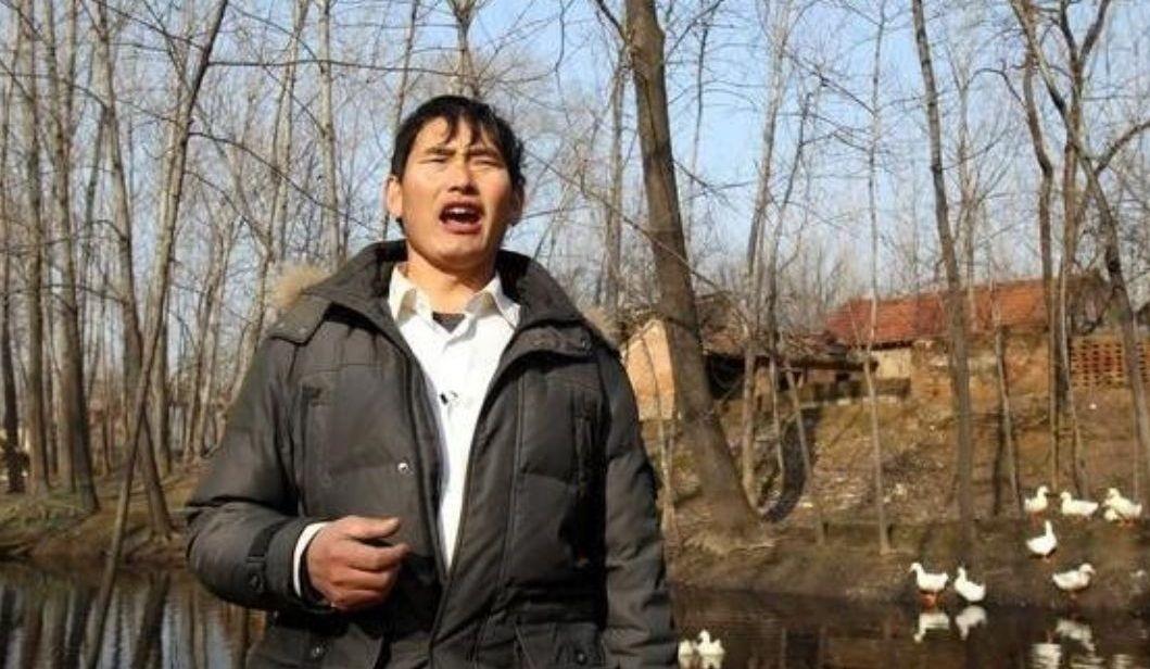 星光大道 李玉刚 音乐人生_星光大道 草根歌手 成名之路_李玉刚谁捧红的