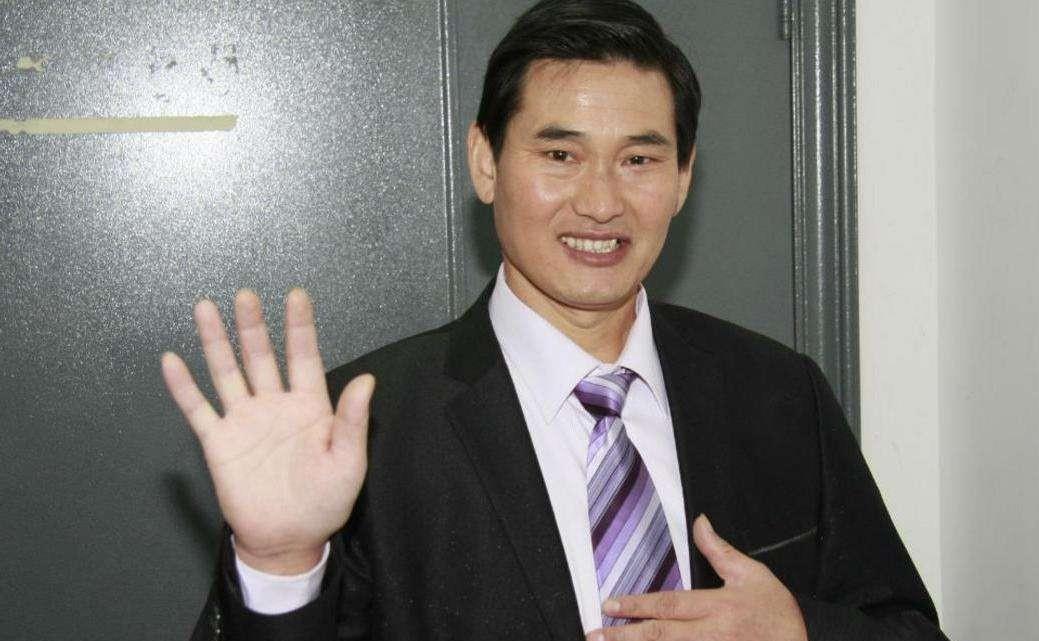 星光大道 草根歌手 成名之路_李玉刚谁捧红的_星光大道 李玉刚 音乐人生