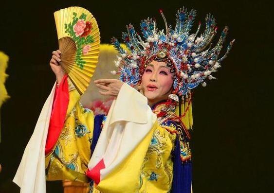 李玉刚谁捧红的_星光大道 草根歌手 成名之路_星光大道 李玉刚 音乐人生