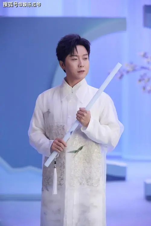 李玉刚谁捧红的_李玉刚成名之路_草根歌手代表