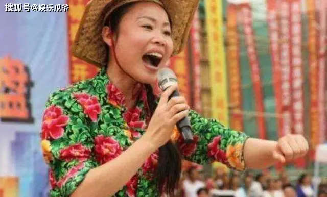 李玉刚谁捧红的_李玉刚成名之路_草根歌手代表