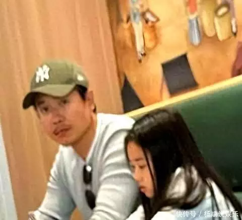 高云翔董璇合生汇同框_高云翔董璇吧_董璇高云翔带娃逛街细节