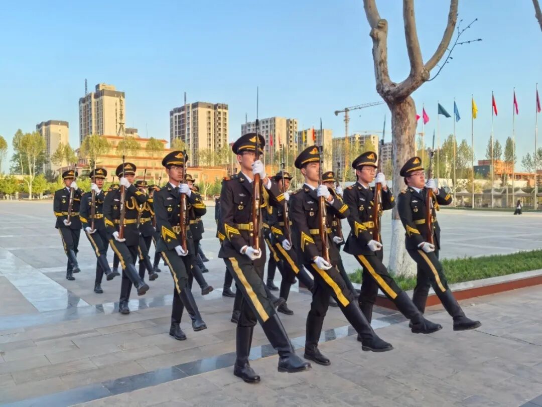 感恩父母老师中华美德_西京学院升国旗仪式感恩文化_感恩文化专题