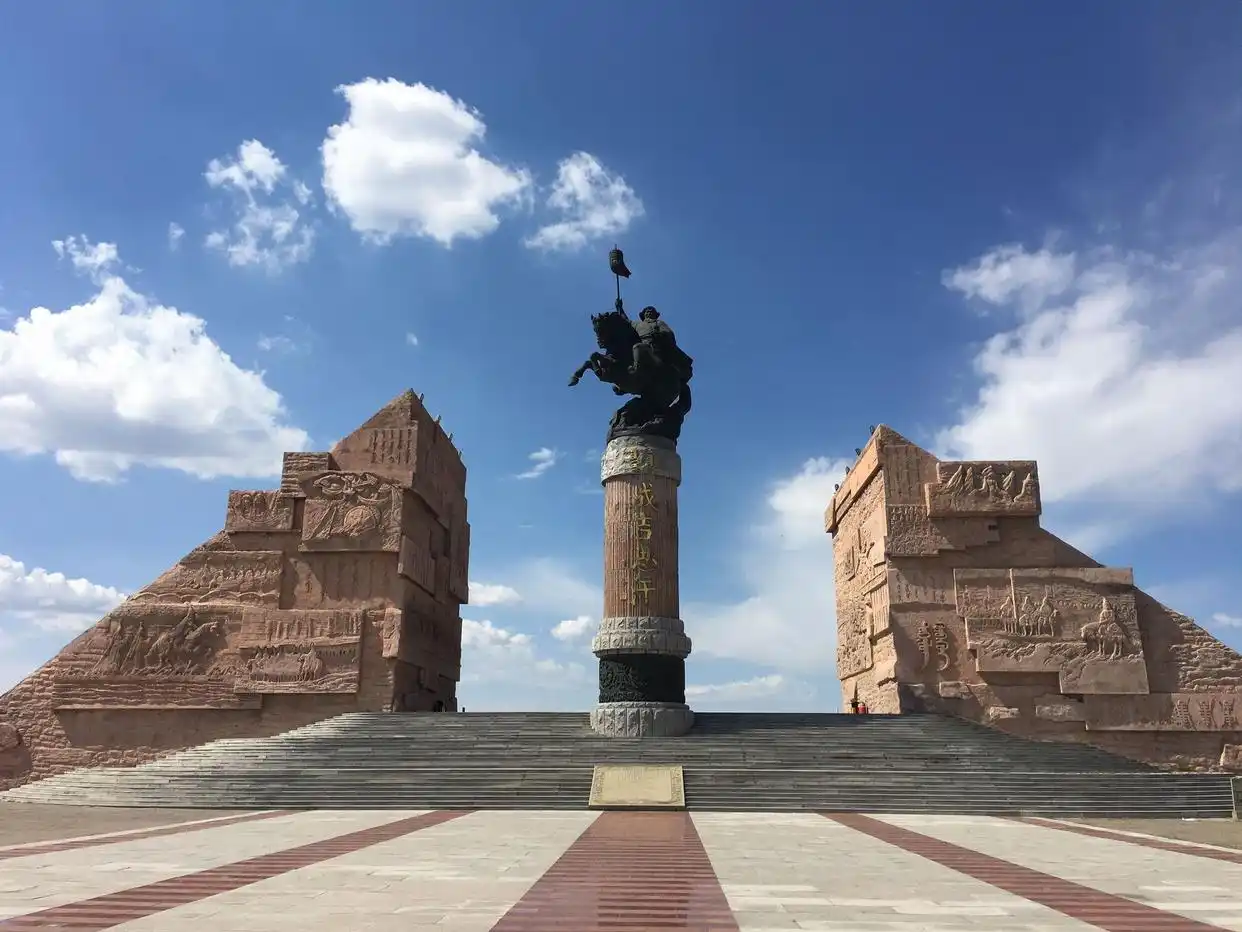 成吉思汗陵旅游攻略_鄂尔多斯十大景点_鄂尔多斯有哪些景点
