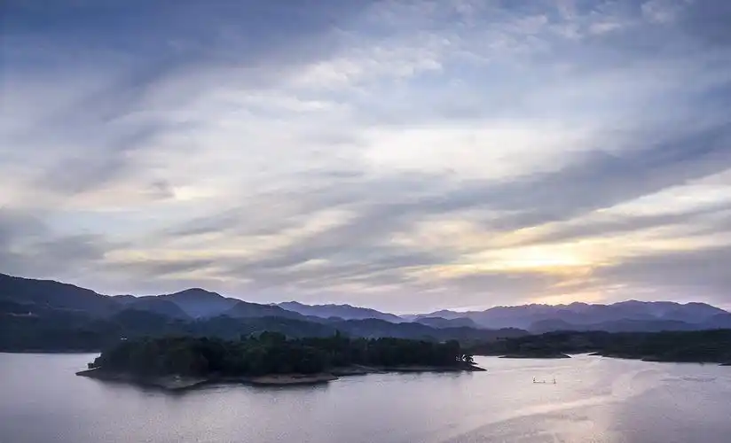 成吉思汗陵旅游攻略_鄂尔多斯有哪些景点_鄂尔多斯十大景点