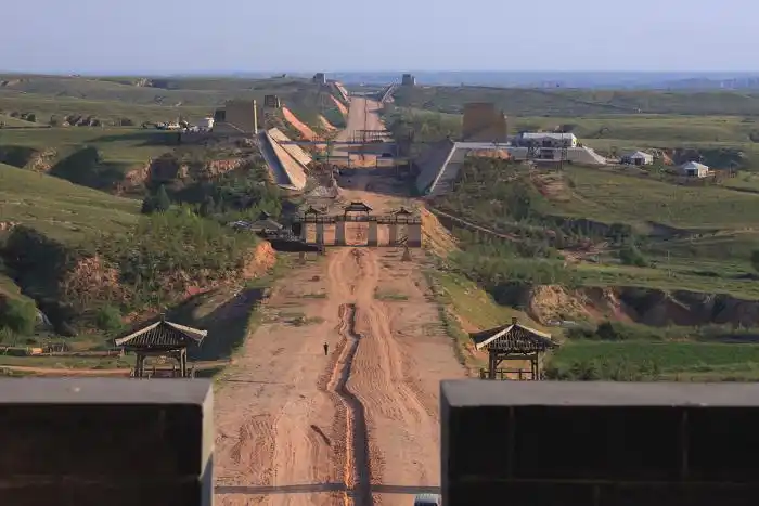 鄂尔多斯十大景点_鄂尔多斯有哪些景点_成吉思汗陵旅游攻略