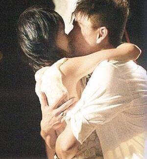 黄宗泽胡杏儿分手微博_胡杏儿黄宗泽八年苦恋_胡杏儿黄宗泽爱情故事