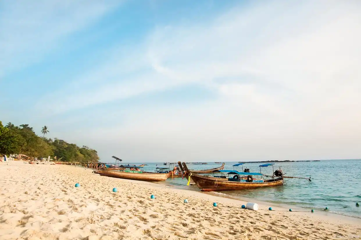 成吉思汗陵旅游路线_鄂尔多斯响沙湾旅游攻略_鄂尔多斯有哪些景点