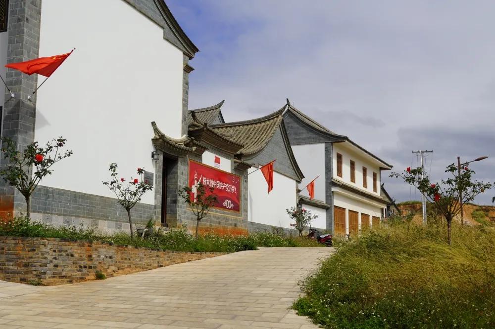 党群服务中心服务陶企_建水紫陶国家级文化产业示范园区修缮道路_建水紫陶文化产业园区