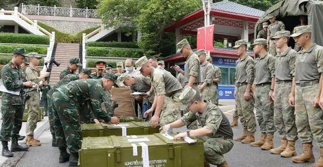 越南陆军与中国陆军合作_中国联合军演 坦克_中越边境陆军联合训练