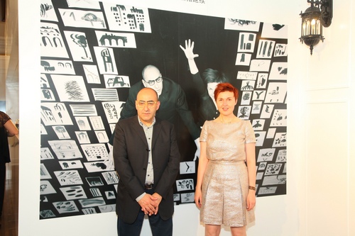 法国娇兰小黑裙香水发布_娇兰小黑裙淡香型亚洲女人_香奈儿小黑裙的设计