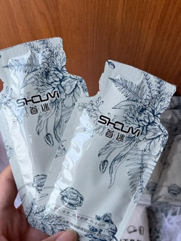 买染发剂需要注意什么_家用染发产品安全性温和效果_首迷植萃染发剂温和便捷