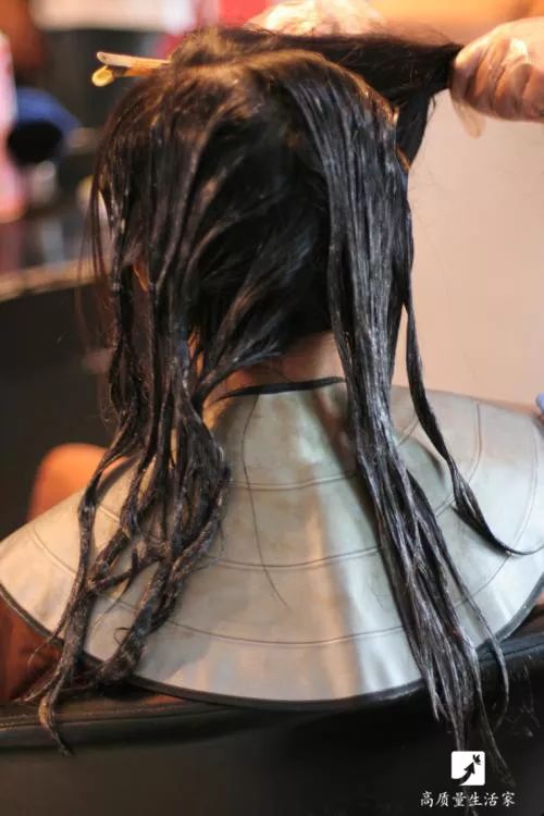 染发前注意事项_买染发剂需要注意什么_染发过敏测试方法