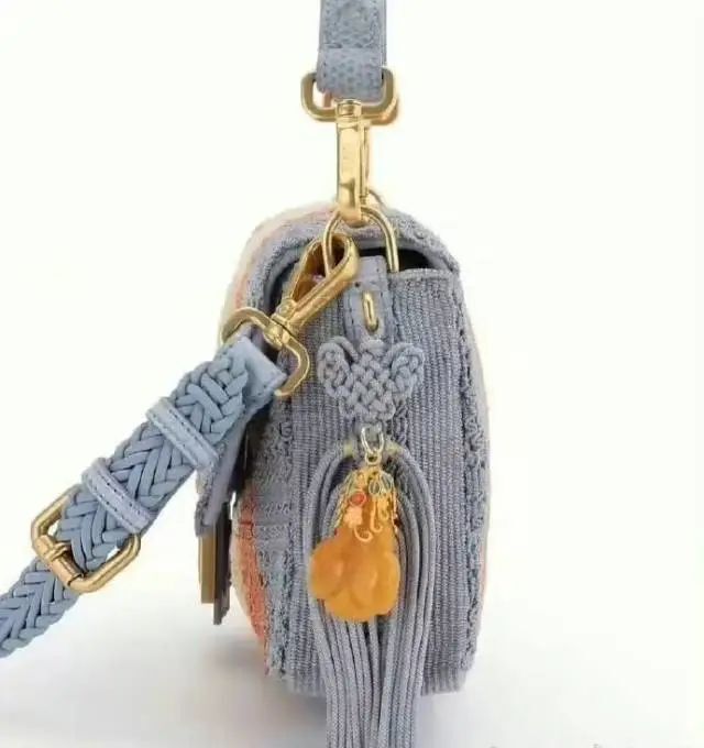 FENDI类似中国结编织工艺_FENDI韩国工艺宣传争议_中国结的编法视频教程