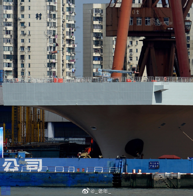 075两栖攻击舰下水仪式_中国两栖攻击舰图片_中国首艘075两栖攻击舰