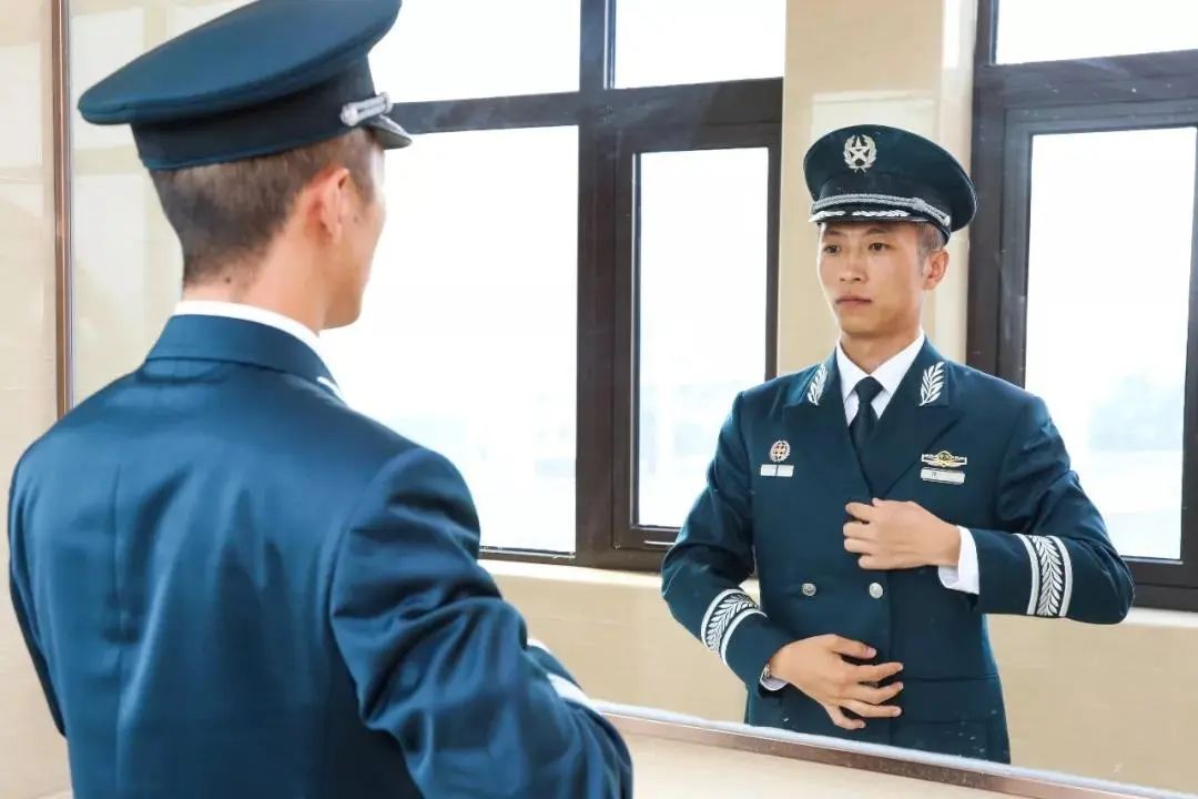 2025年武警部队面向社会公开招聘专业技能类文职人员_退役军人享受优待政策专业技能类文职人员招聘条件_吉林省部队招聘信息