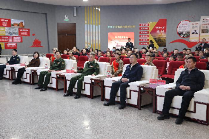 滨州市女兵入伍欢送仪式_2026大阅兵女兵图片_传承红色血脉矢志建功军营