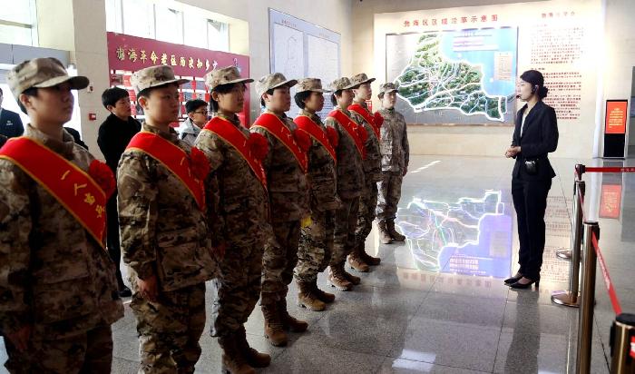 传承红色血脉矢志建功军营_2026大阅兵女兵图片_滨州市女兵入伍欢送仪式