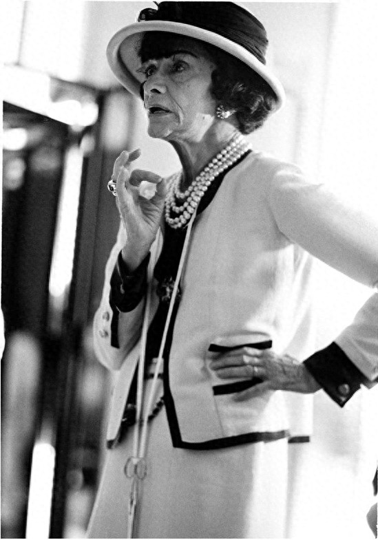 可可香奈儿 百度云_可可香奈儿传奇一生_香奈儿独立努力的生活态度