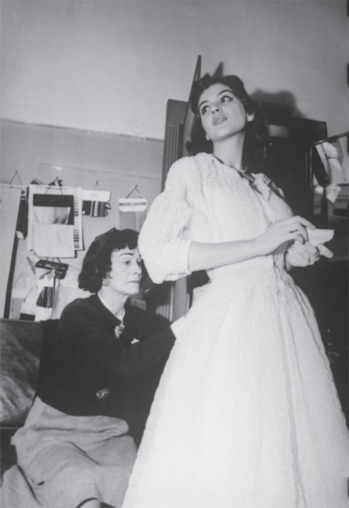 可可香奈儿传奇一生_可可香奈儿 百度云_香奈儿独立努力的生活态度