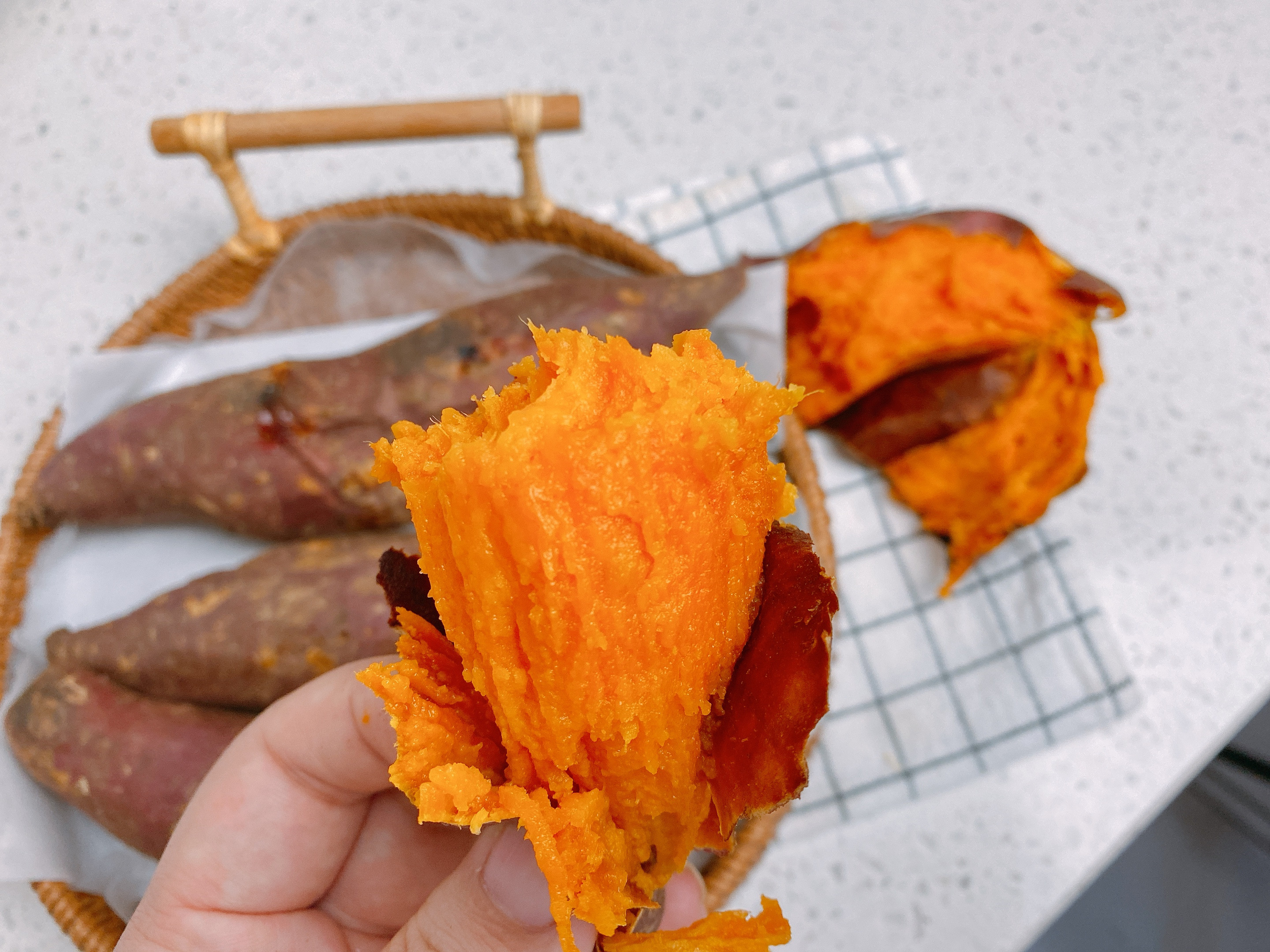 烤红薯做法_红薯食谱分享_考箱烤红薯要多长时间