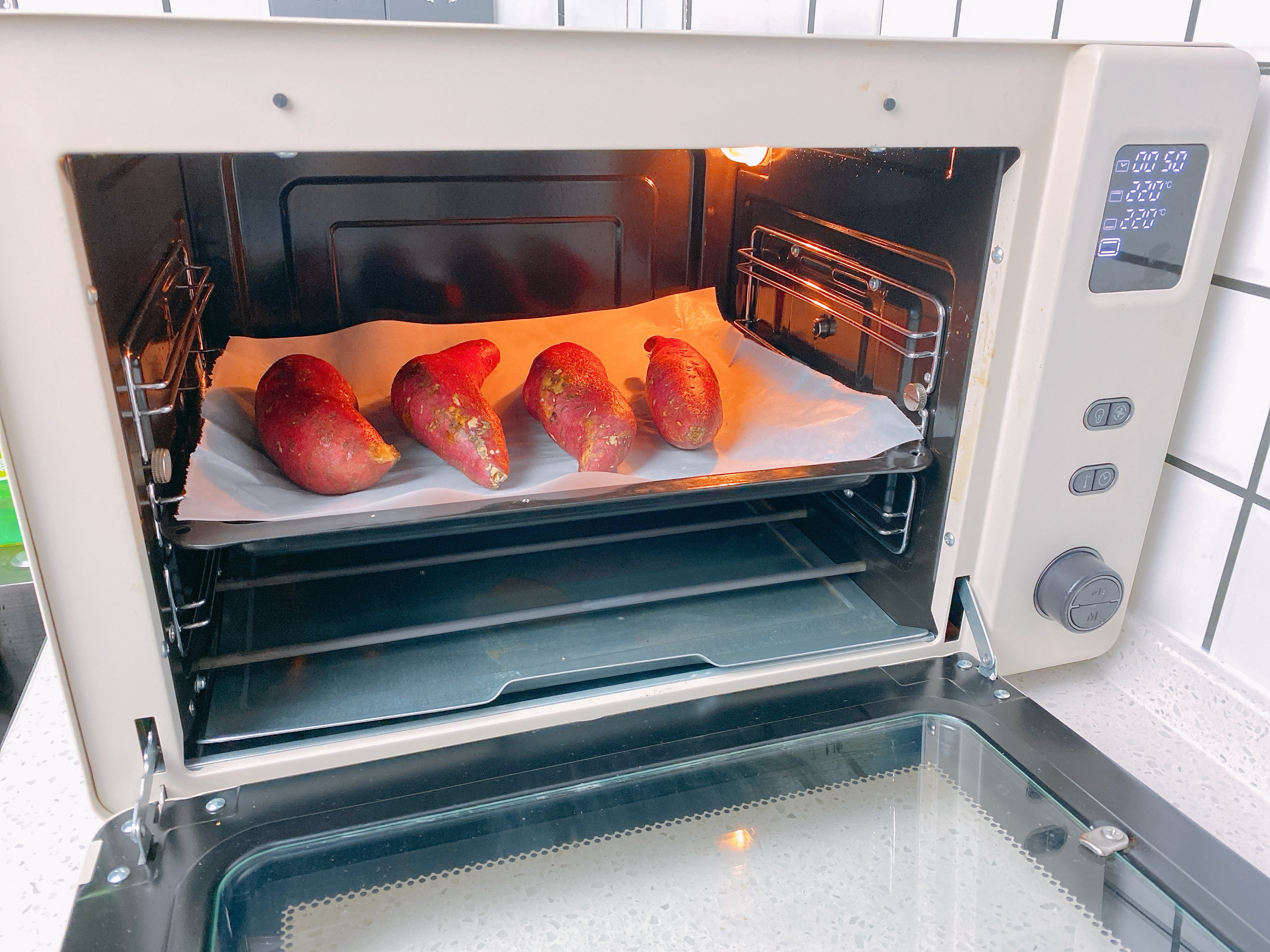 红薯食谱分享_烤红薯做法_考箱烤红薯要多长时间