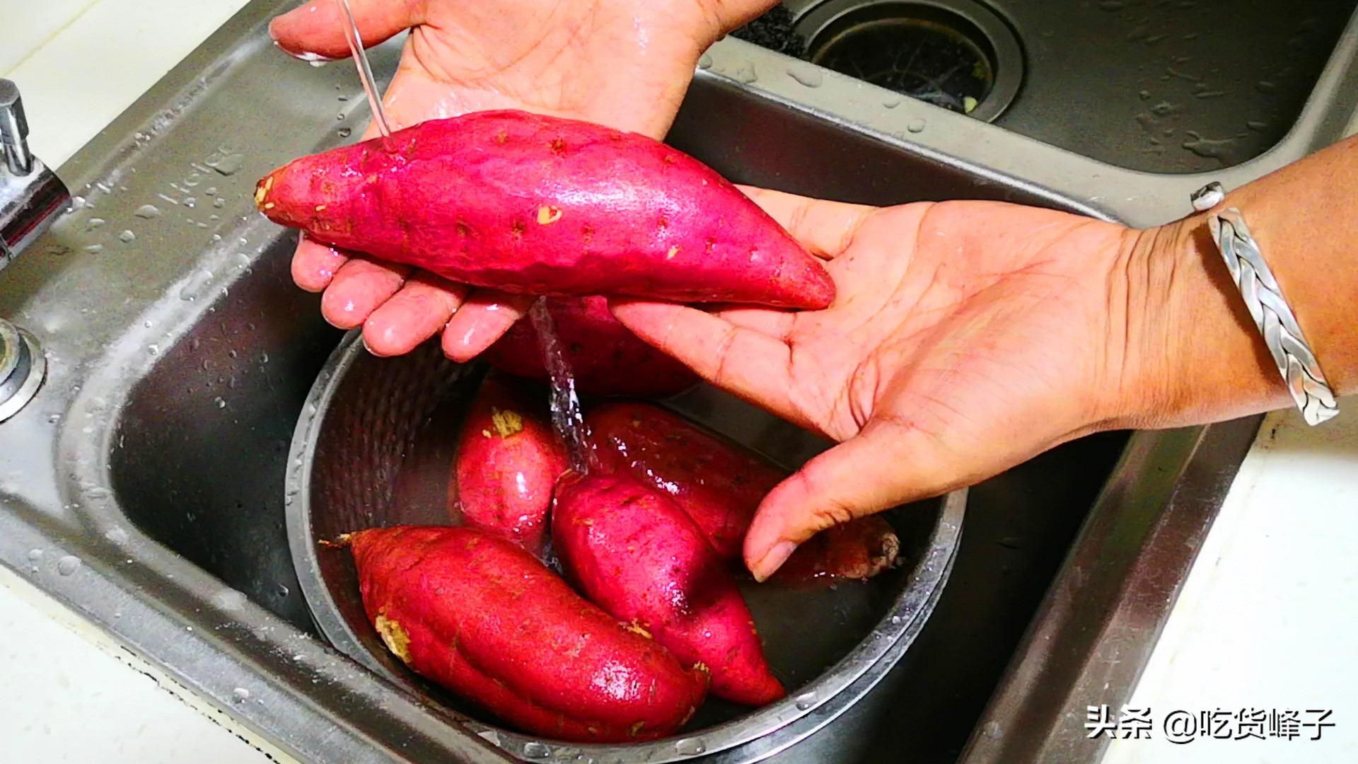 电饭锅烤红薯技巧_烤红薯用电饭锅怎么做_考箱烤红薯要多长时间