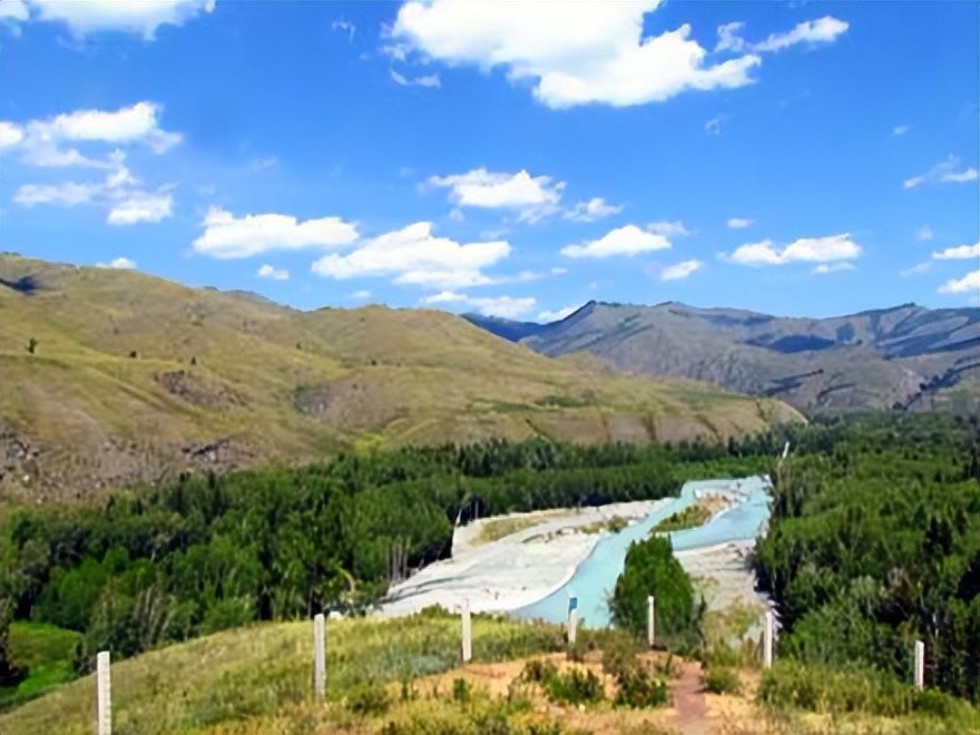 喀纳斯湖生态旅游建议_喀纳斯旅游攻略_喀纳斯最佳旅行时间