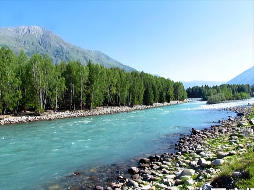 喀纳斯湖生态旅游建议_喀纳斯旅游攻略_喀纳斯最佳旅行时间