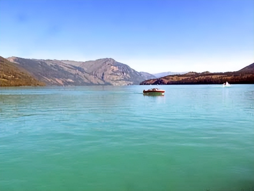 喀纳斯最佳旅行时间_喀纳斯旅游攻略_喀纳斯湖生态旅游建议
