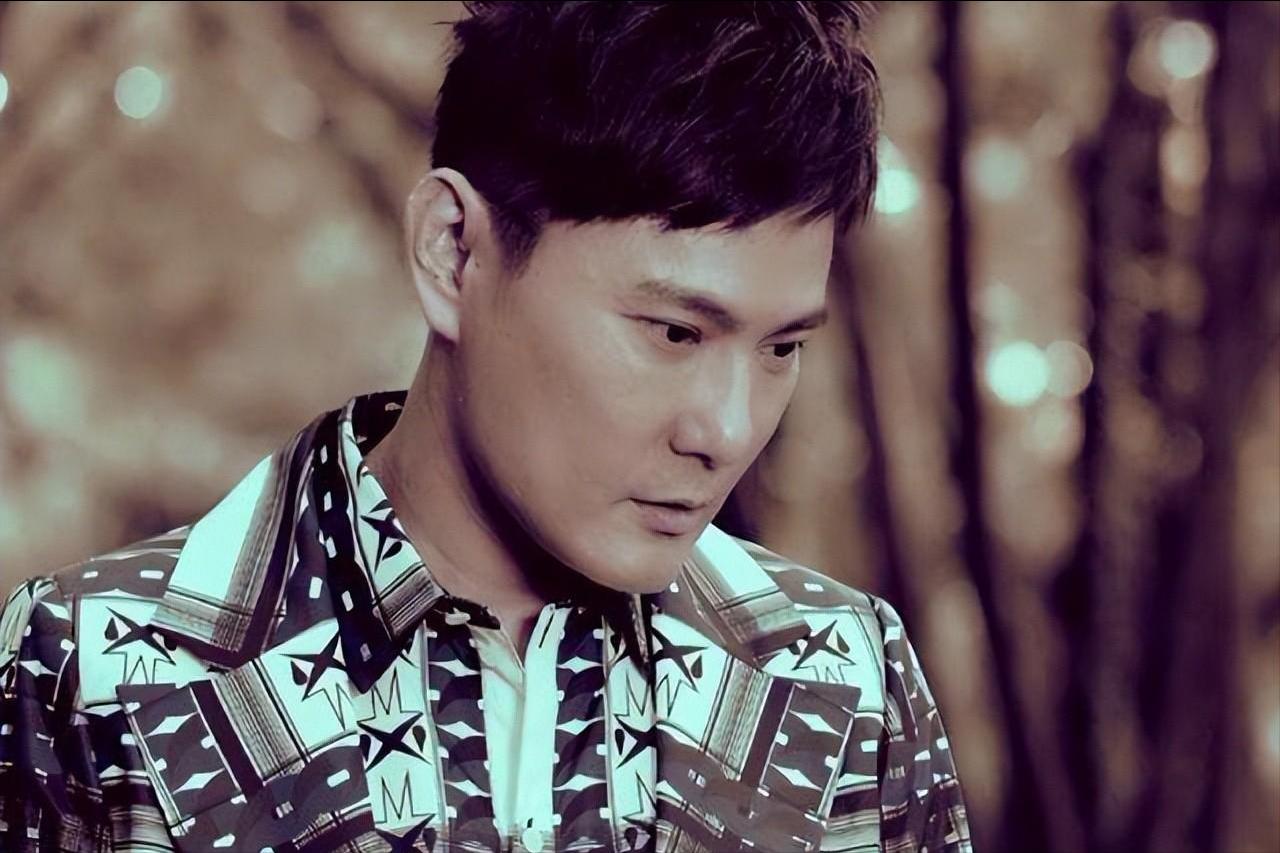 喜欢张信哲的女人很多_张信哲初恋女友 朱小妹 张信哲57岁未婚原因