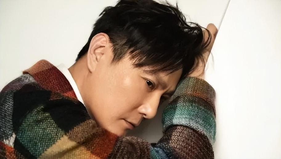 张信哲初恋女友 朱小妹 张信哲57岁未婚原因_喜欢张信哲的女人很多