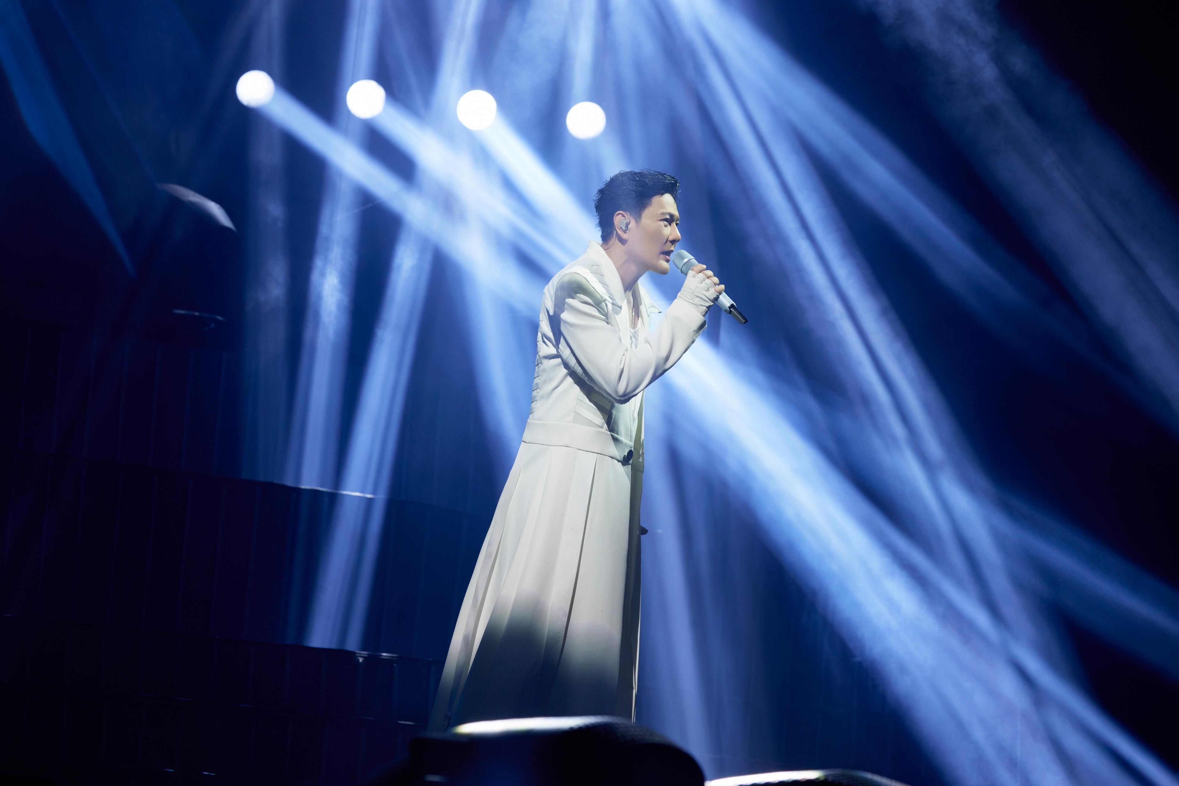 张信哲初恋女友 朱小妹 张信哲57岁未婚原因_喜欢张信哲的女人很多