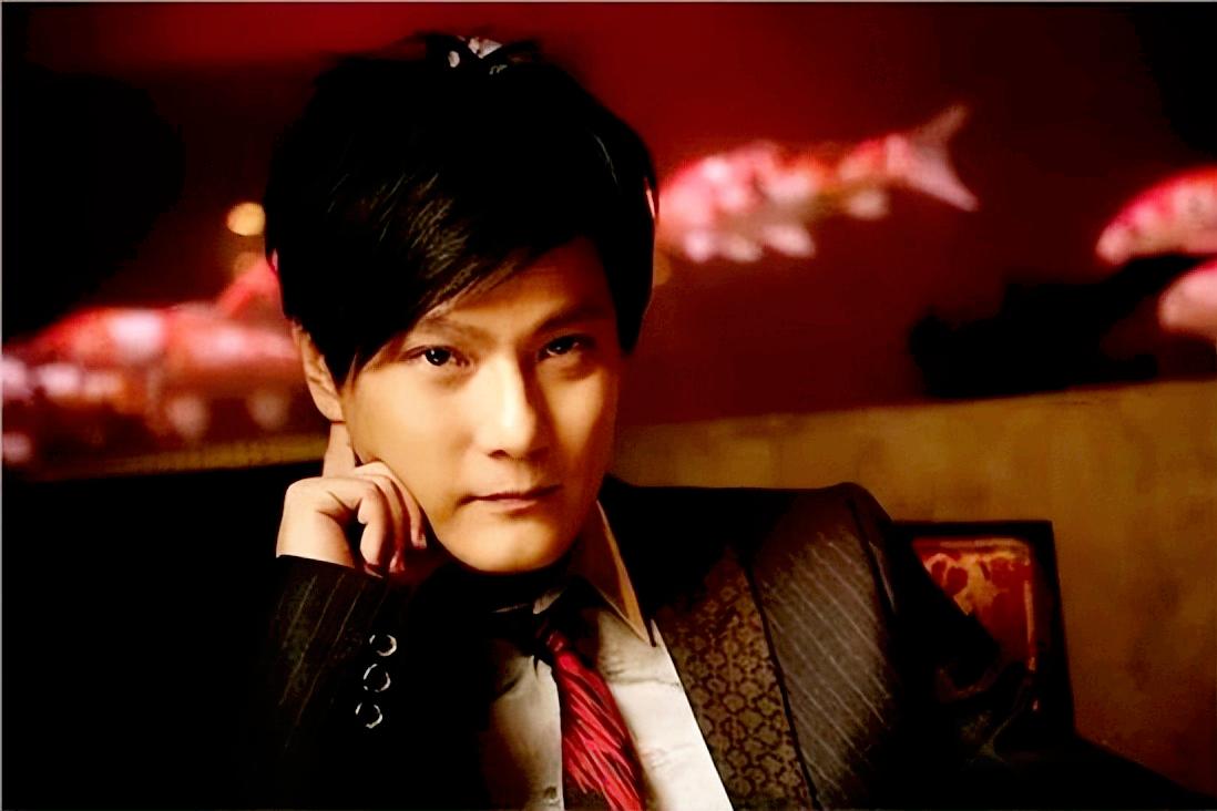 喜欢张信哲的女人很多_张信哲初恋女友 朱小妹 张信哲57岁未婚原因