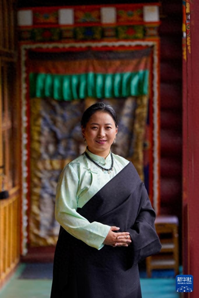 达瓦卓玛钦乐工坊 四川甘孜藏族自治州德格县麦宿镇 唐卡绘画编织土陶木雕_达瓦卓玛结婚照