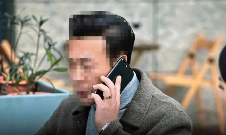 《狂飙》手机盘点_斯达康UT118_摩托罗拉wx180