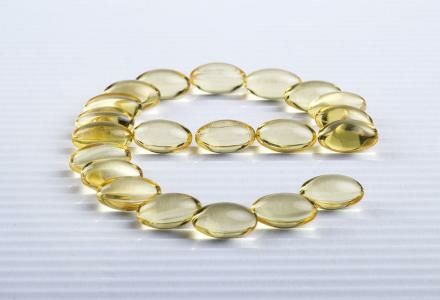 女人睡前吃一片“维生素E”，坚持一个月，3个好处可能不请自来