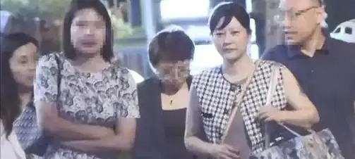 郝蕾邓超\\_郝蕾和好友聚餐_郝蕾现任男友贴心举动