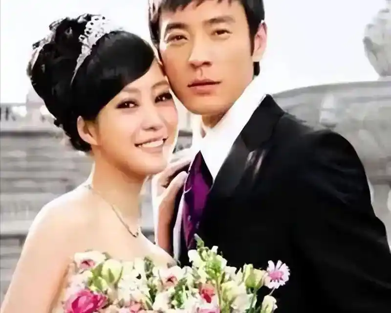 郝蕾邓超\\_郝蕾和好友聚餐_郝蕾现任男友贴心举动