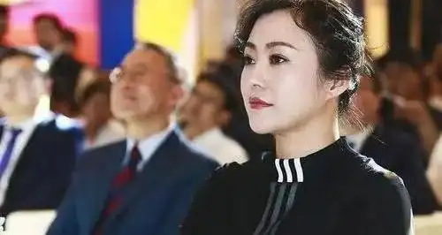 郝蕾现任男友贴心举动_郝蕾和好友聚餐_郝蕾邓超\\