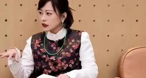 郝蕾邓超\\_郝蕾现任男友贴心举动_郝蕾和好友聚餐