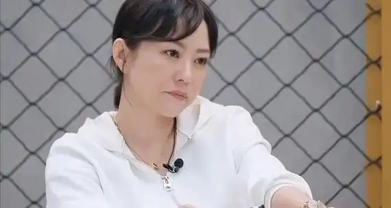 郝蕾邓超\\_郝蕾和好友聚餐_郝蕾现任男友贴心举动