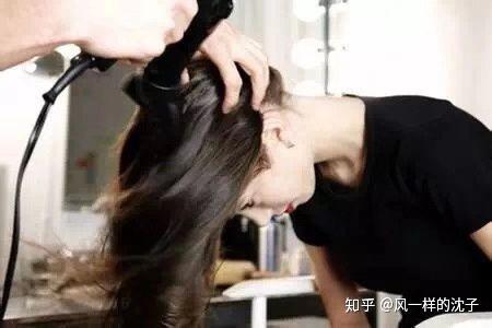 头发软化能持续多久_拯救塌顶_细软贴发质蓬松技巧