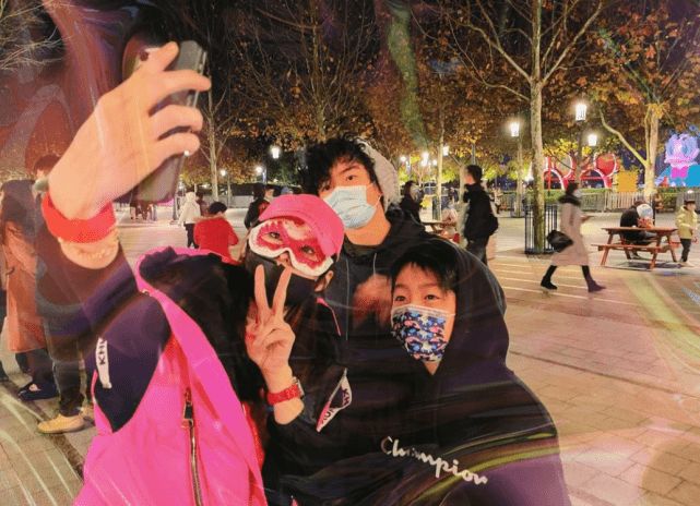 张柏芝离婚后采访_张柏芝单身生育三个儿子_张柏芝离婚后感情生活