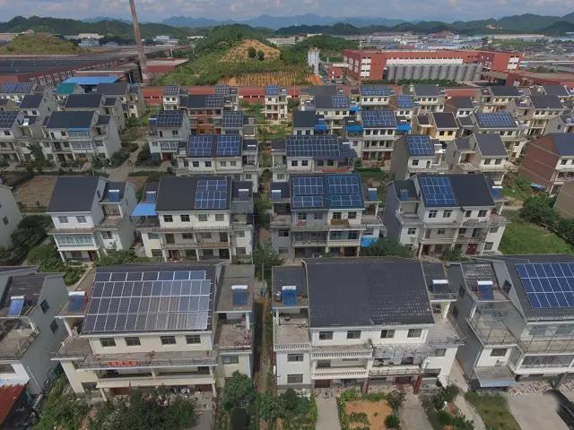 农村屋顶光伏电站安装_家庭光伏发电模式_加盟屋顶光伏发电